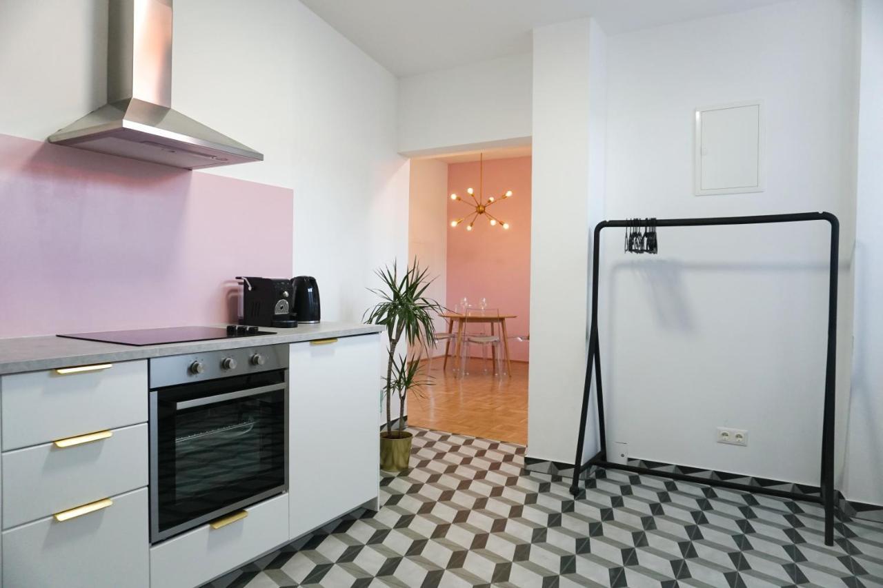 Vibrant Design Apartments - Full Kitchen - Wi-Fi - 18 Mins To City Centre Vienna Luaran gambar