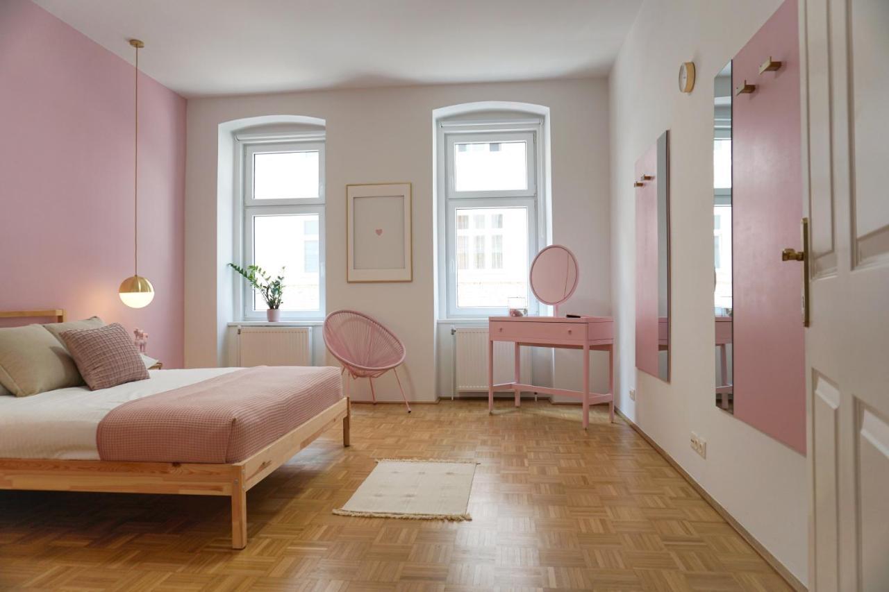 Vibrant Design Apartments - Full Kitchen - Wi-Fi - 18 Mins To City Centre Vienna Luaran gambar