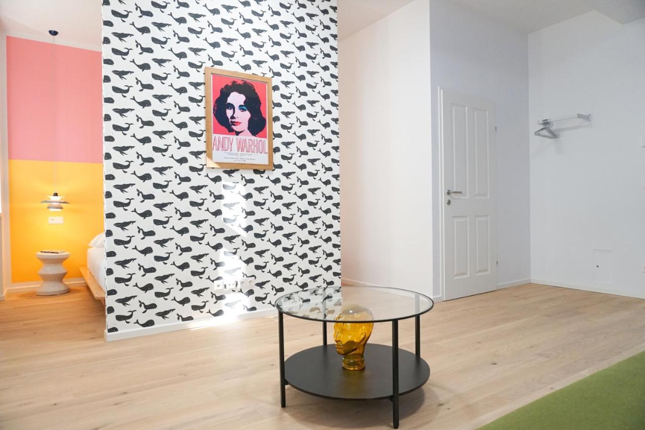 Vibrant Design Apartments - Full Kitchen - Wi-Fi - 18 Mins To City Centre Vienna Luaran gambar